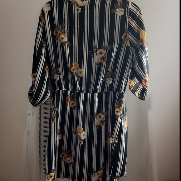Rue 21 V-Neck Zippered Black Dress NWT S/L - Picture 2 of 5
